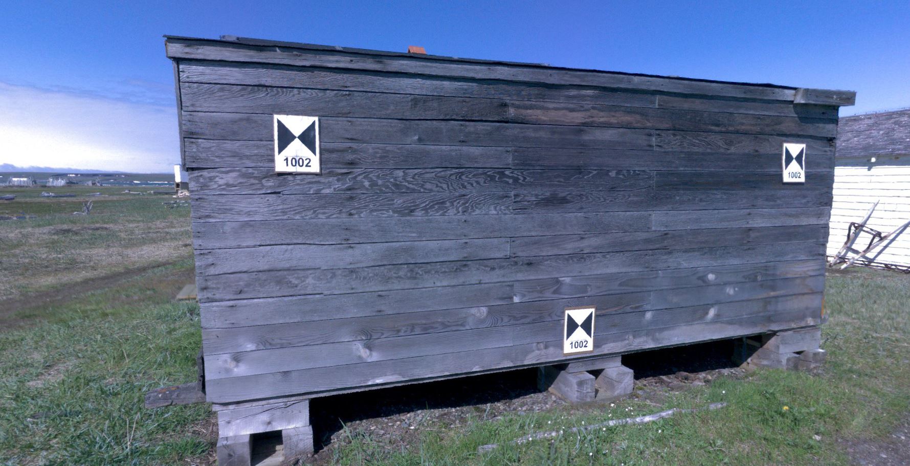 Panoramic view of scanning location 4 of the exterior of Small House no.11 on Herschel Island